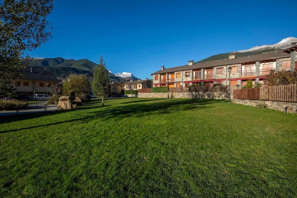 Casa Nieves Apartment Villanúa Екстериор снимка