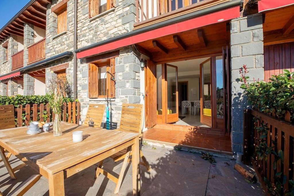Casa Nieves Apartment Villanúa Екстериор снимка